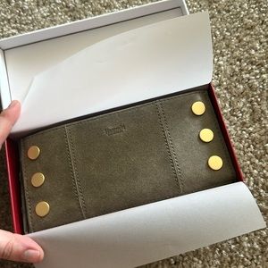 Hammett 110 wallet